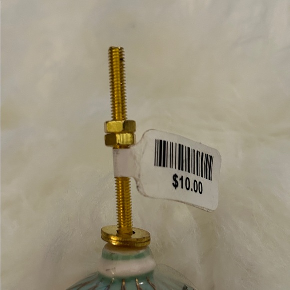 Assorted Decorative Porcelain Knobs Set - Picture 7 of 7